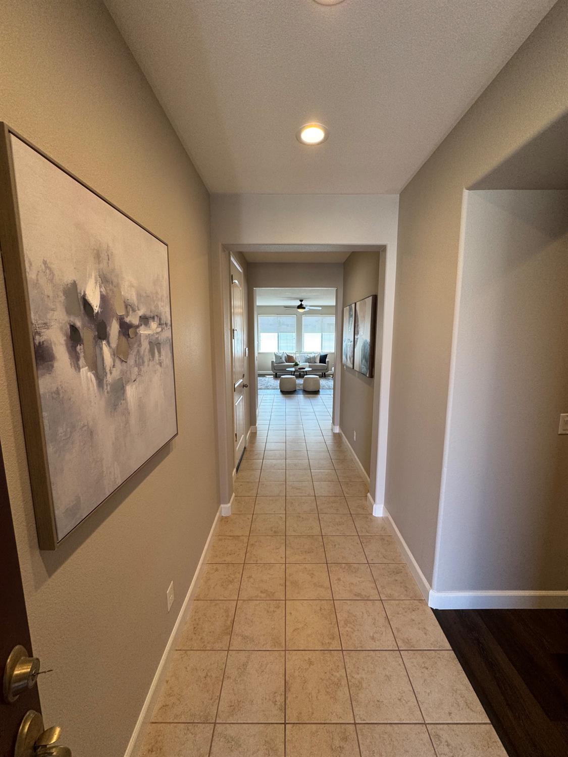 4074 Heritage Ln, Clovis, CA 93619