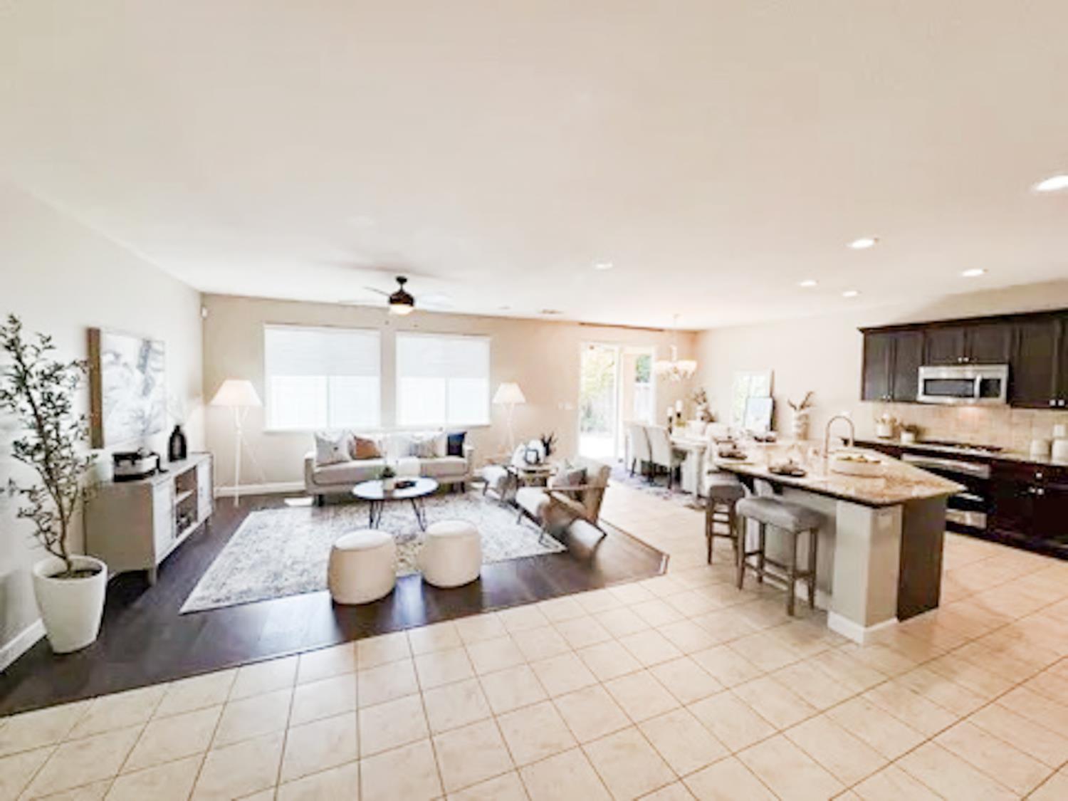 4074 Heritage Ln, Clovis, CA 93619