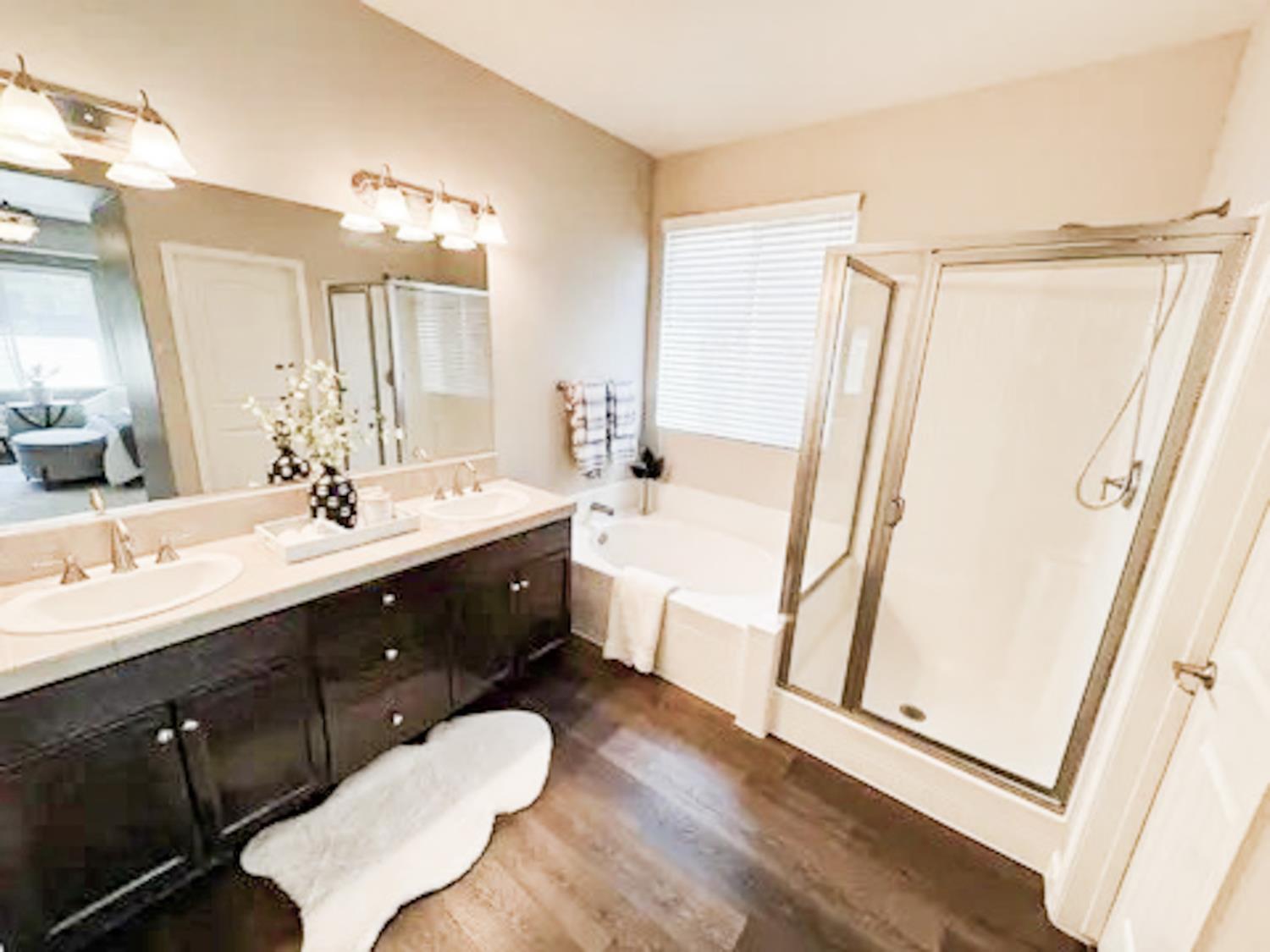 4074 Heritage Ln, Clovis, CA 93619
