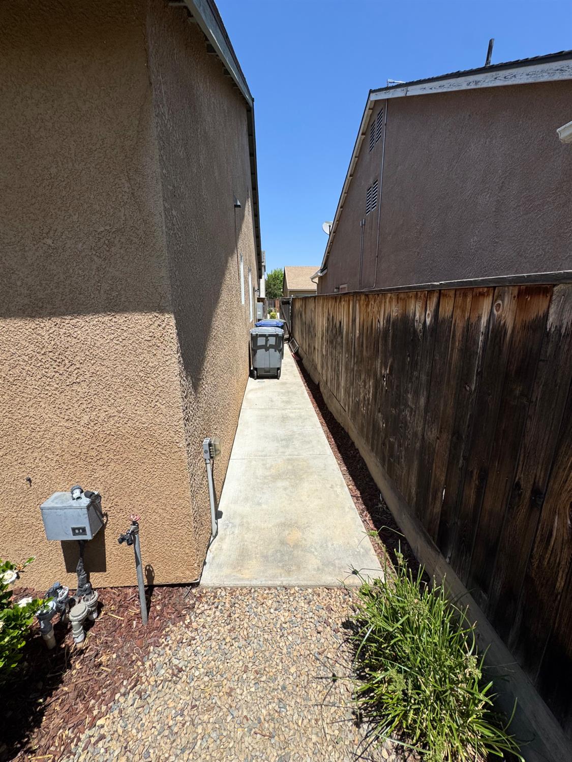 4074 Heritage Ln, Clovis, CA 93619
