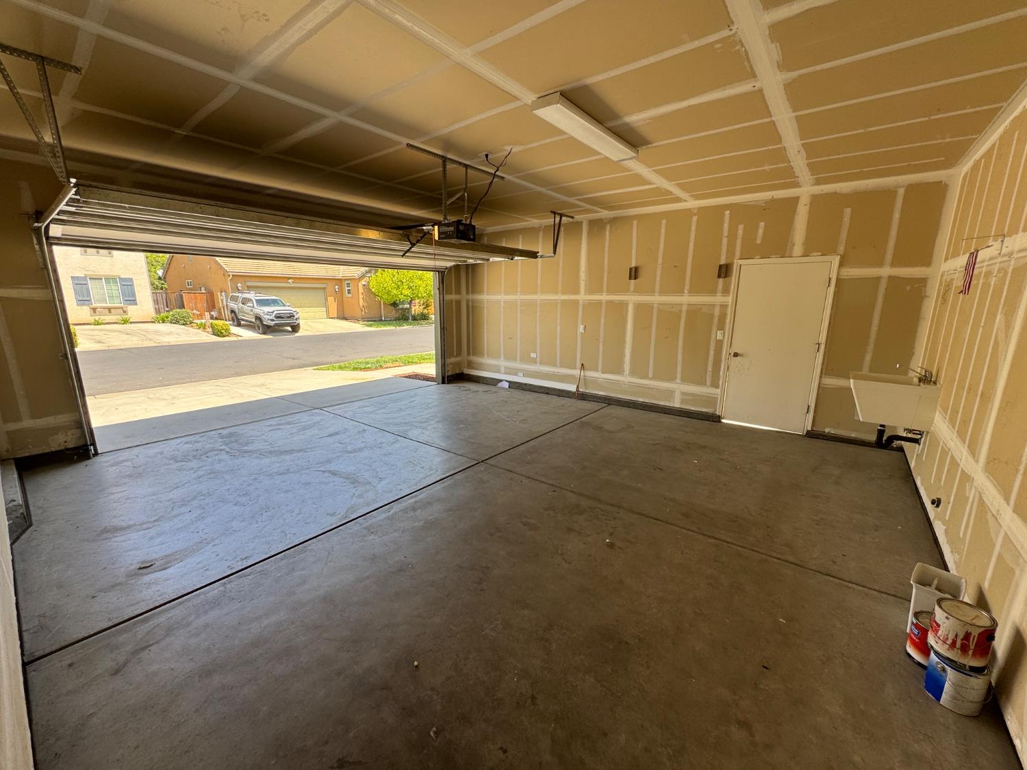 4074 Heritage Ln, Clovis, CA 93619