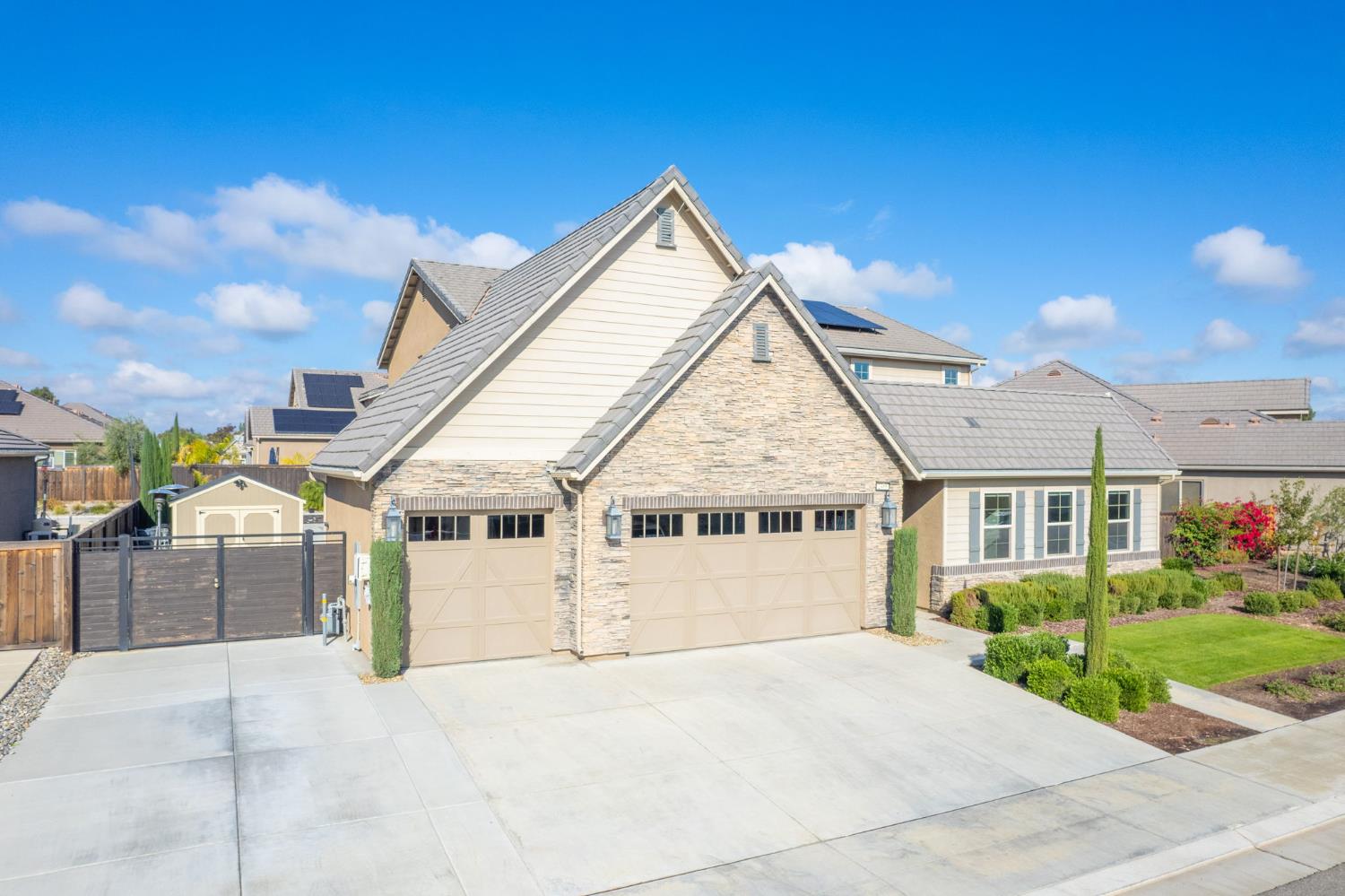 2468 E Kynzlee Ave, Fresno, CA 93730