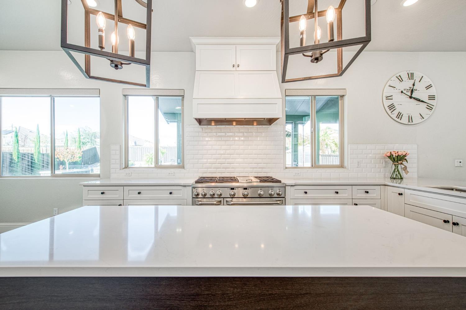 2468 E Kynzlee Ave, Fresno, CA 93730