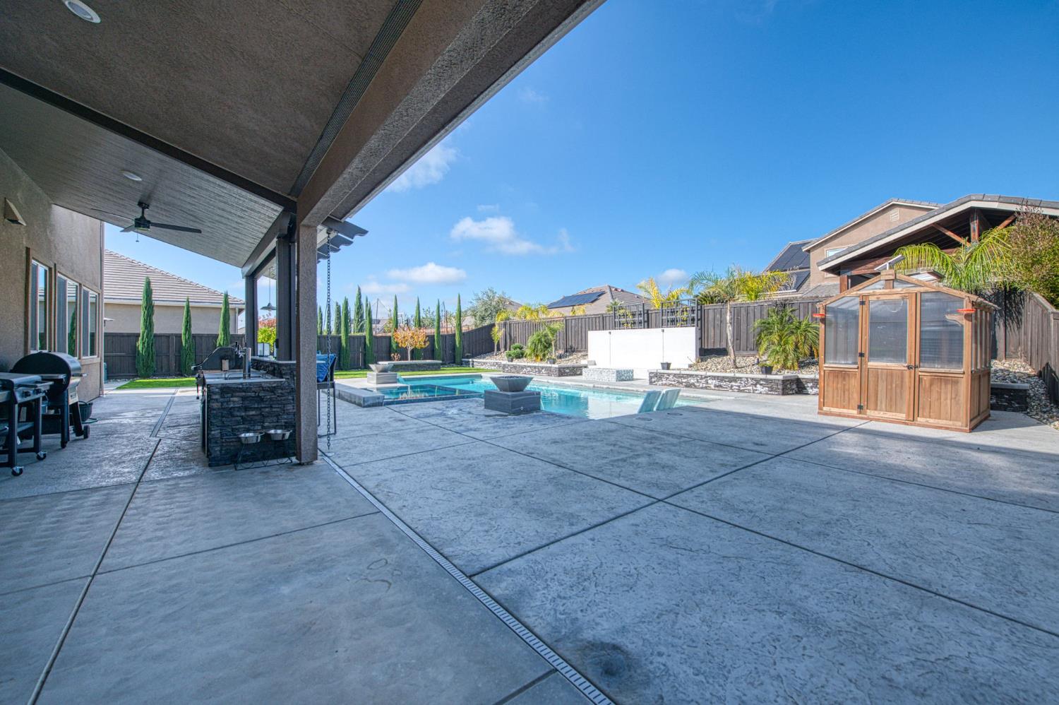 2468 E Kynzlee Ave, Fresno, CA 93730