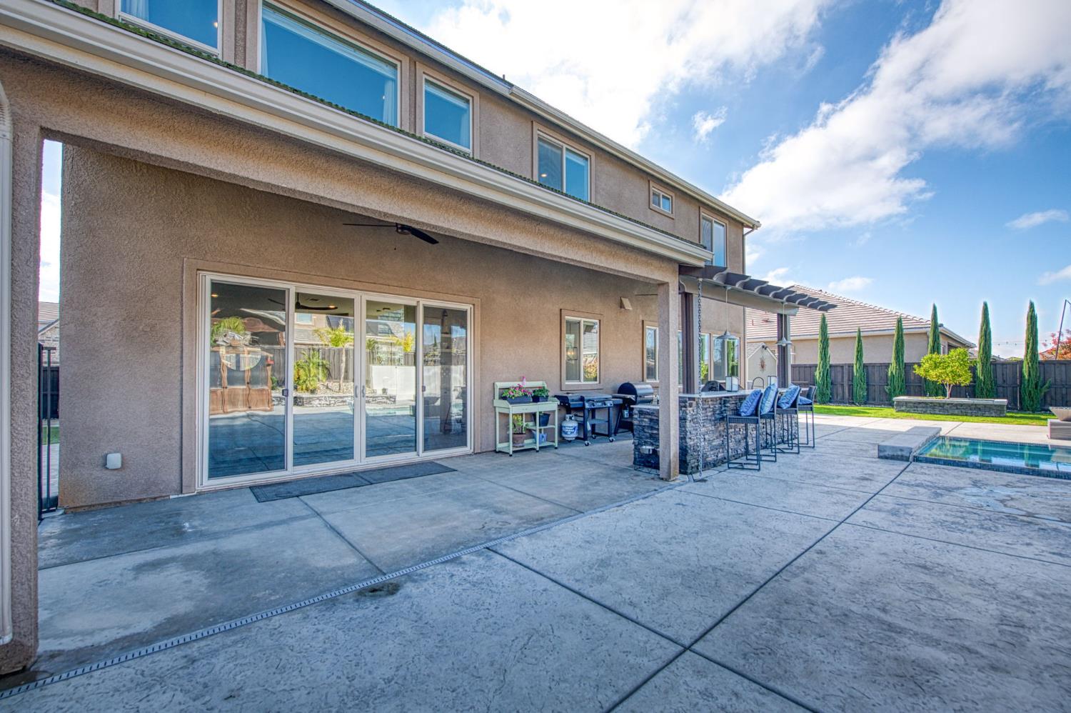 2468 E Kynzlee Ave, Fresno, CA 93730