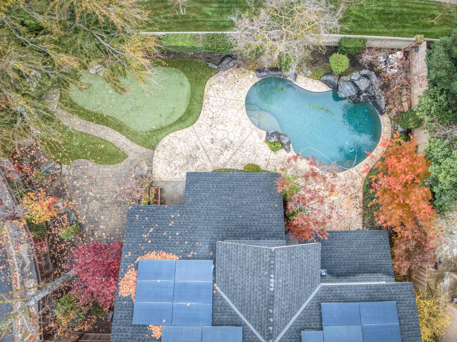 809 E Catalina Cir, Fresno, CA 93730