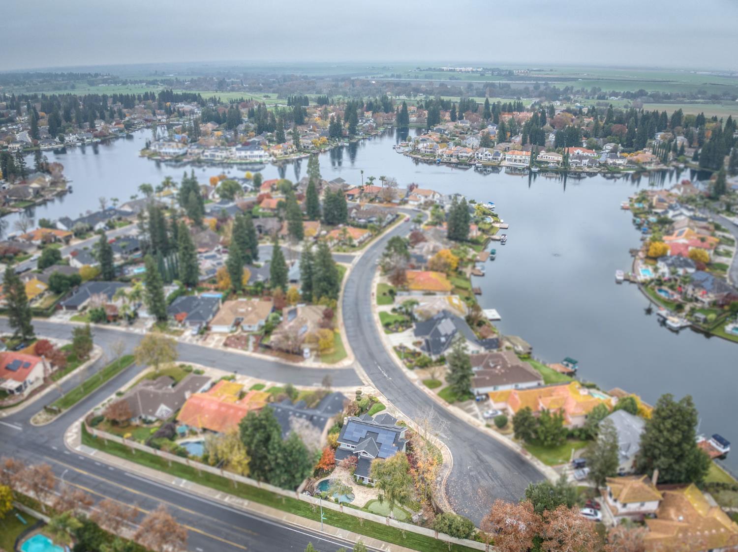 809 E Catalina Cir, Fresno, CA 93730